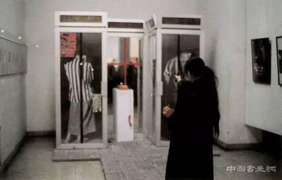 大热的行为艺术如何治愈心灵？