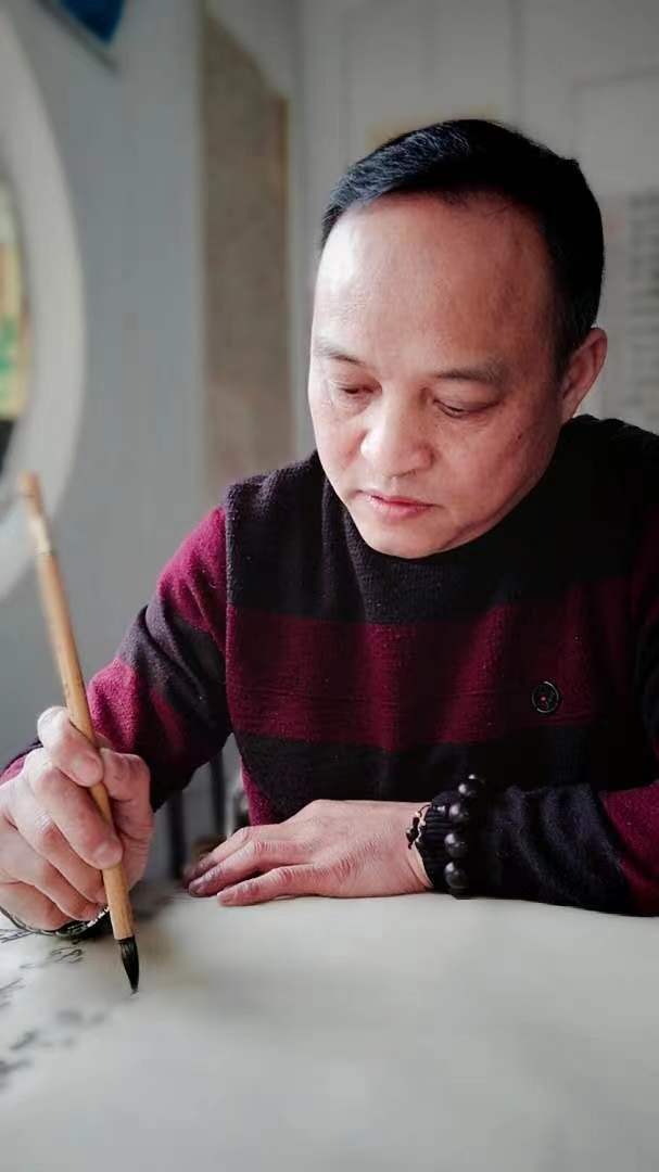 著名收藏艺术家丁朝阳