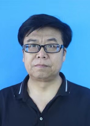 著名收藏艺术家李洪明