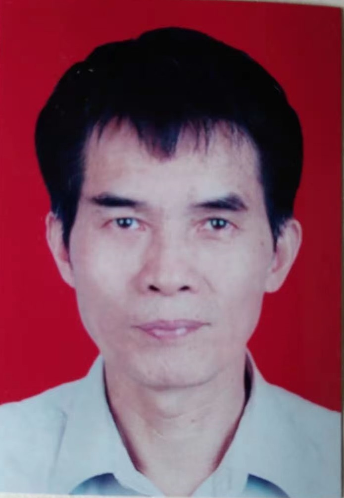 著名收藏艺术家张成富